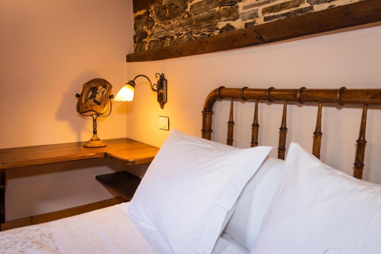 Apartamentos Rurales Casa Riveras Santa Eulalia de Oscos Bagian luar foto